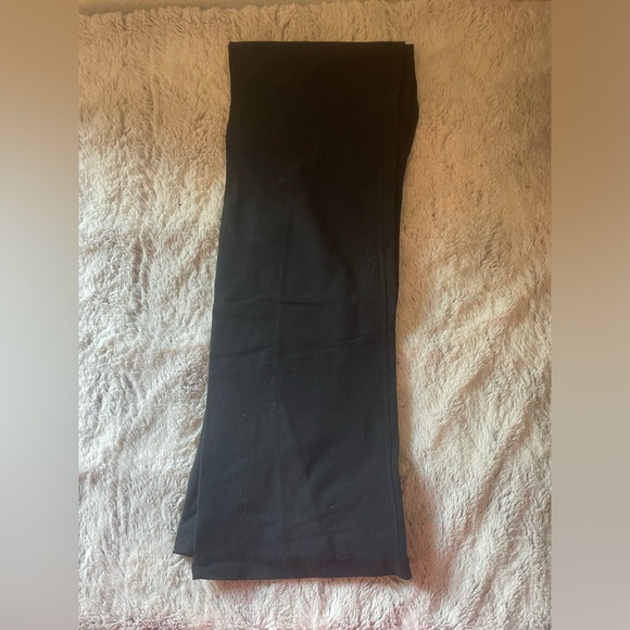 Lululemon Flare Leggins - Picture 2 of 5